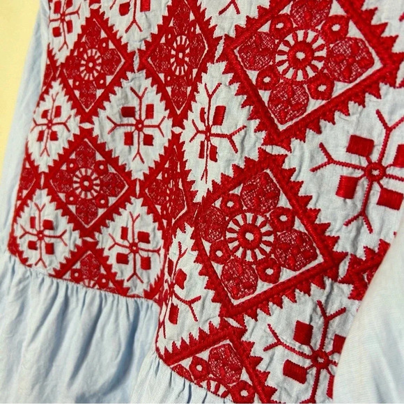 Crown & Ivy Cotton Embroidered Boho Style Blouse Size Medium - Picture 3 of 7